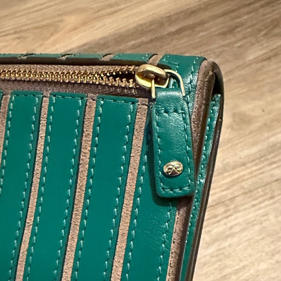 Anya Hindmarch Green and Tan Striped Wallet - Picture 5 of 9